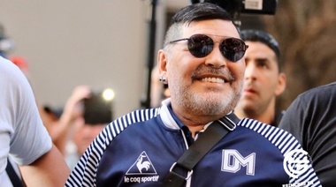 Maradona fue internado en un sanatorio platense