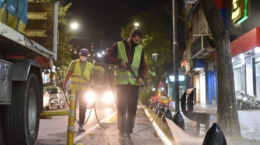 Continúan los operativos de desinfección en los principales centros comerciales y gastronómicos de la ciudad