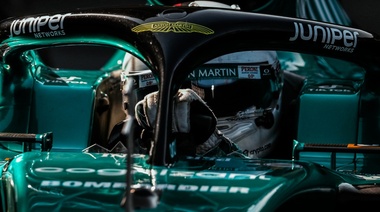 El alemán Sebastian Vettel seguirá en la escudería británica Aston Martin