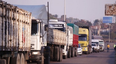 Protesta de transportistas autoconvocados en Tres Arroyos, Chacabuco, Lobería y Necochea