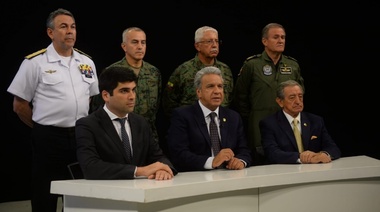 Lenín Moreno ordena toque de queda y militarización de Quito