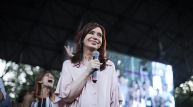 Cristina Kirchner regresa el viernes al país "con seguridad", dijo su abogado
