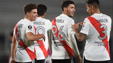 River llegó a la cima del Grupo D tras vencer a Independiente Santa Fe con Enzo Pérez al arco