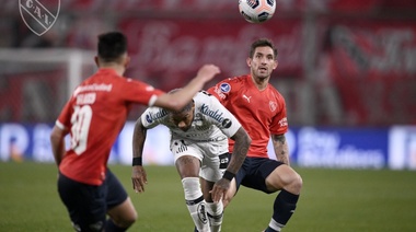 Independiente, por su ineficacia para el gol, sucumbió frente a Santos