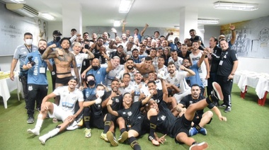 "Todos esperaban una final entre Boca y River, pero ganó el fútbol brasileño", dijo DT Santos, Cuca