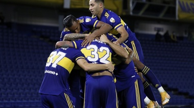 Boca venció con autoridad a un conflictuado Santos y se afirmó en la cima del Grupo C