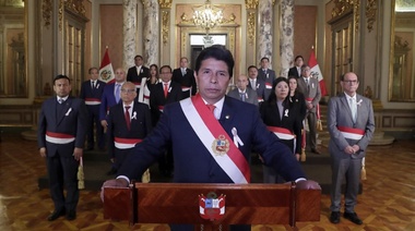 Castillo redobla denuncias de complot antes de reunión de la OEA por la crisis en Perú