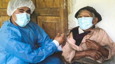 Peruano de 121 años fue vacunado contra el coronavirus en su casa de la selva central