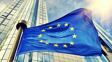 La UE promete 3.000 millones de euros a Bielorrusia si inicia "una transición democrática"