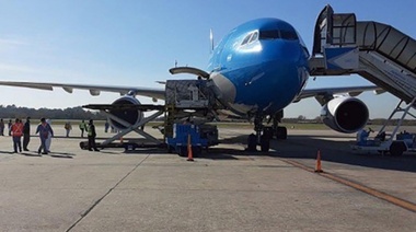 Partió un nuevo vuelo de Aerolíneas Argentinas en busca de vacunas Sputnik V