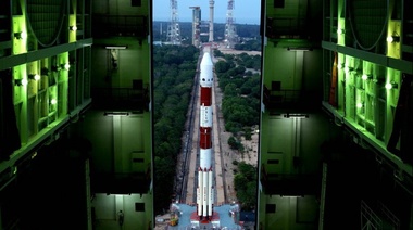 La India lanza con éxito su primera misión solar
