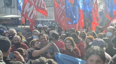 D'Elía quedó en libertad condicional y encabezó un acto junto a dirigentes sociales en La Matanza