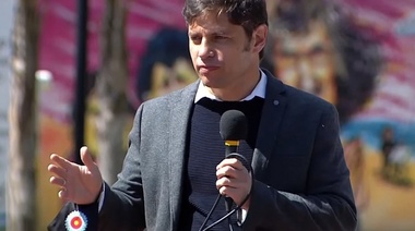 Kicillof anunció "220 mil" viajes de egresados gratis para los beneficiarios