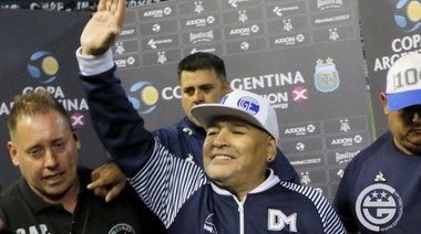Maradona trabaja para definir el equipo de Gimnasia que recibirá a Atlético Tucumán