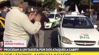 Por primera vez procesaron y embargaron por 100 mil pesos a un taxista "caza Uber"