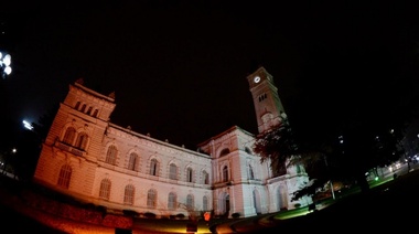 La Municipalidad de La Plata  iluminó su sede rindiendo homenaje a víctimas del Líbano