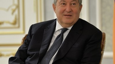 Renunció el presidente de Armenia y señaló que "no cuenta con herramientas" para "tiempos difíciles"