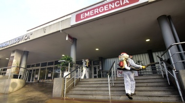 En La Plata, despliegan amplio operativo para desinfectar hospitales