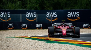 El español Sainz larga primero en Bélgica en la vuelta de la F1