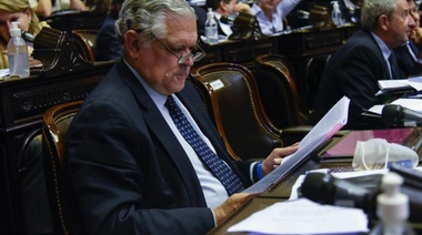 López Murhpy: “si mandamos al gobierno al Sahara, falta arena”