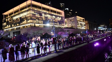 La Ciudad de Buenos Aires reinauguró el Puente de la Mujer con un show de tango en Puerto Madero