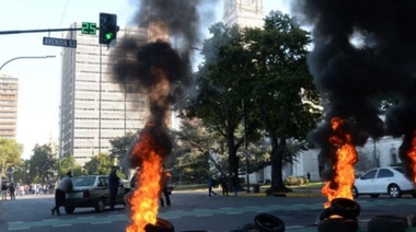 Proponen que quien tenga un plan social y comenta contravenciones en protestas no perciba el beneficio