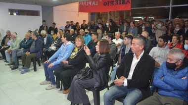 En La Plata, Posse presentó el espacio 'Acción Radical' y cuestionó “la falta de conducción” partidaria en el ámbito local