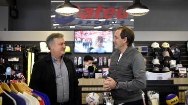 Garro visitó el nuevo local de ‘Mateu Sports’ en San Carlos y destacó “el crecimiento y desarrollo comercial” de la zona