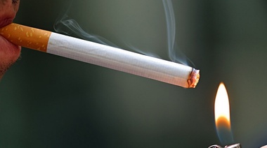 Fanáticos estresados deben evitar "el cigarrillo, las comilonas y el alcohol" durante las finales