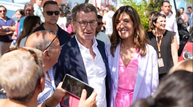 El PP pasa al frente en reñida elección en España, según los cómputos oficiales