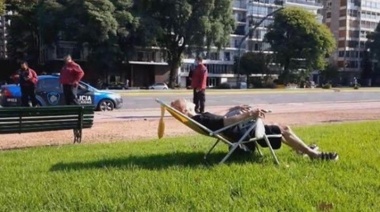 Murió Sarita, la abuela que desafió la cuarentena para tomar sol, y la gente la recuerda en las redes