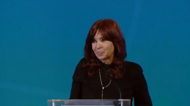 Cristina Kirchner: “Que te pongan una banda y te den el bastón, no significa que te den el poder”