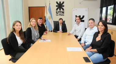Edelap y UTN La Plata firmaron un convenio para instalar un cargador solar para promover la movilidad sustentable