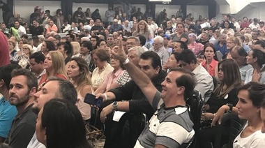 Gesto de unidad en el congreso del PJ bonaerense