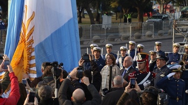 Lifschitz pidió en el Día de la Bandera priorizar "el acto cívico" y no alterarlo "con medidas de seguridad extrema"