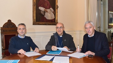 Cagliardi firmó convenio con el Arzobispado para la regularización dominial de terrenos