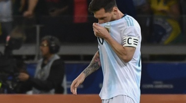 Messi, contra el arbitraje: “Nos inclinó la cancha mal”