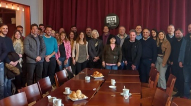 Con datos optimistas sobre la actividad turística, se reunió en EMATUR en un teatro de la Ciudad