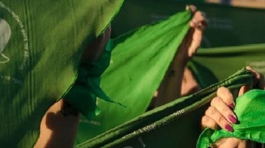 Pañuelazo por el aborto legal en la Universidad Nacional de La Plata