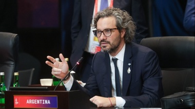 Cafiero destacó que en la cumbre del G20 se solicitó "revisión" de política de sobrecargos del FMI