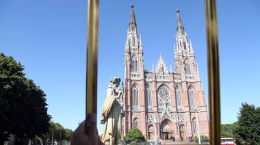 En el cumpleaños 141 de La Plata, referentes políticos saludan a la capital provincial