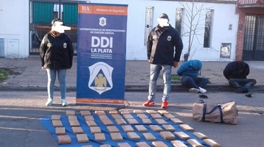 Cayó “Bebito” y su cómplice paraguayo con casi 60 kilos de marihuana: distribuían la droga en el barrio El Palihue