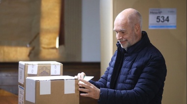 "Le pido a la gente que vote en paz y por la paz", afirmó Rodríguez Larreta al votar en la Facultad de Derecho