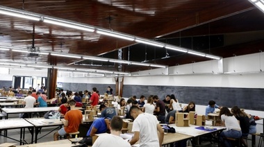 Las 17 facultades de la Universidad de La Plata reciben a 35 mil ingresantes