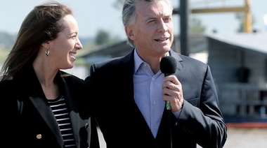 Macri recorre junto a Vidal el avance de las obras de la ruta 3 en Las Flores