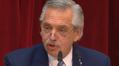 Fernández destacó pedido por paz en el mundo en el año en que el país cumple 40 años de democracia