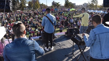 Más de 25 mil vecinos disfrutaron la llegada de la primavera en Parque Alberti