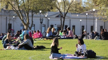 Coronvirus y primavera: Piden a los jóvenes respetar el uso del tapabocas y distinaciamiento social para evitar contagios