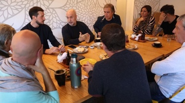 Rodríguez Larreta se reunió con vecinos de Caballito y visitó el programa Soltate en Plaza Irlanda