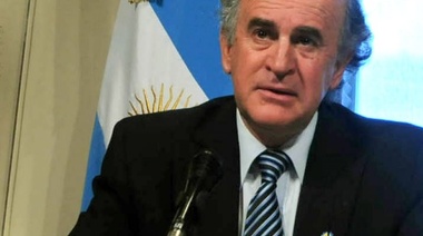 Citan a declarar a Oscar Parrilli por el uso de aviones de Presidencia de la Nación